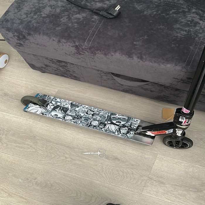 Продам трюковой самокат hipe h5