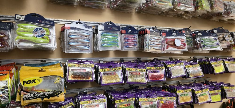 Рибарски такъми воблери, блесни, карбонови спининги и други