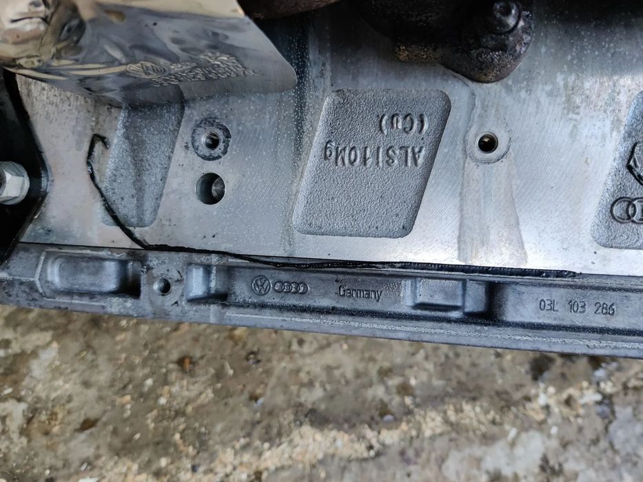 Chiuloasa completa motor 2.0 CAG 143 CP Seat Exeo Audi A4 A5 A6 Q3 Q5 Chiulasa 03L103373