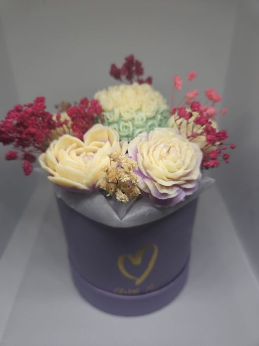 Вечен ,ароматен букет от соев восък,ръчно изработен.