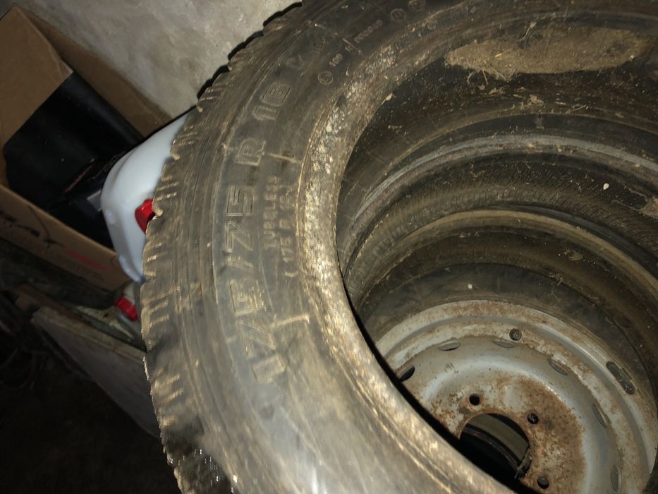 Гуми за Лада нива