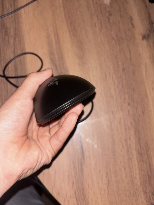 Продам мышку Razer deathadder essential