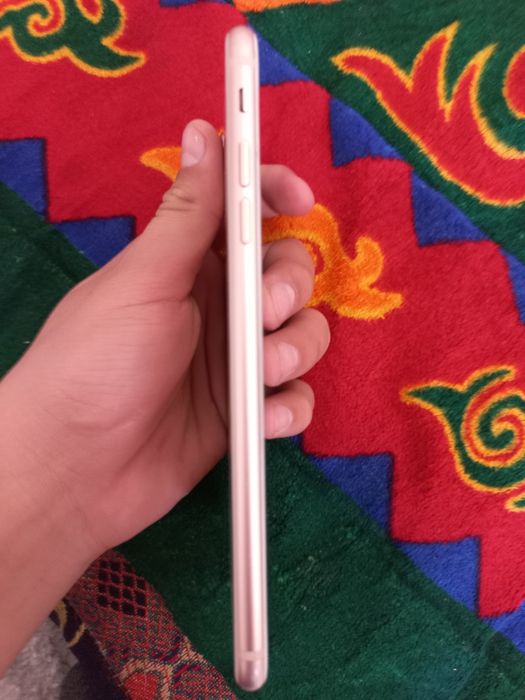 iPhone 8 plus в хорошем состоянии