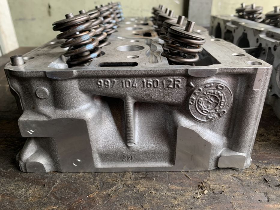 Porsche 911 997 3.6 Turbo Цилиндрова глава Cylinder head equipped