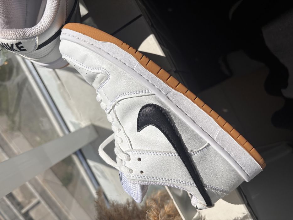 Продам кроссовки Nike