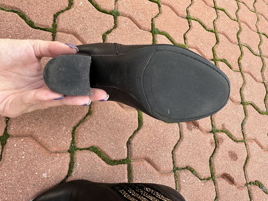 Botine Guess cu pietricele