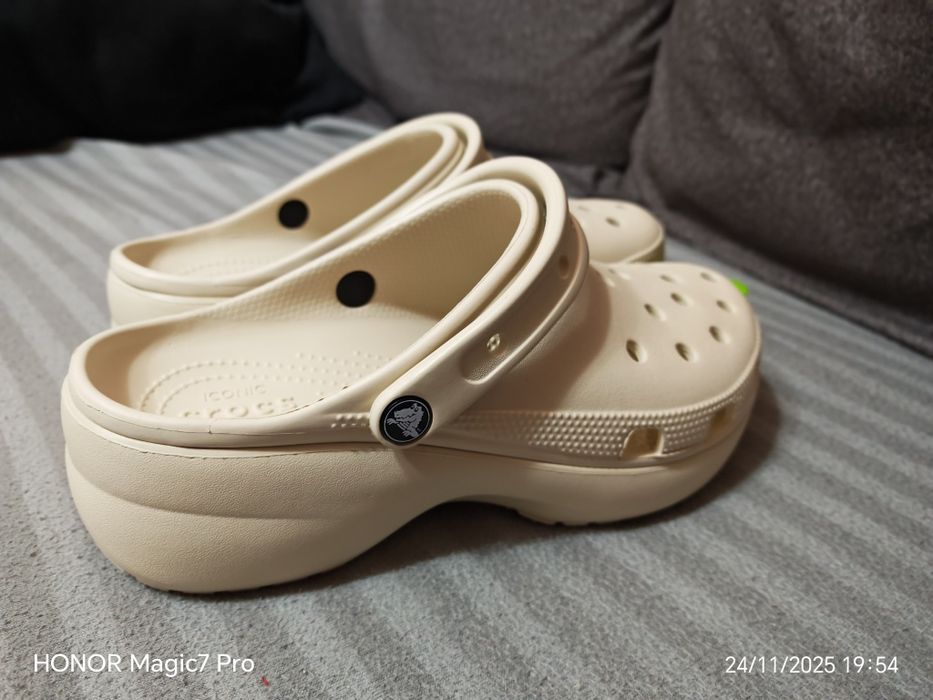Papuci Crocs  41/42