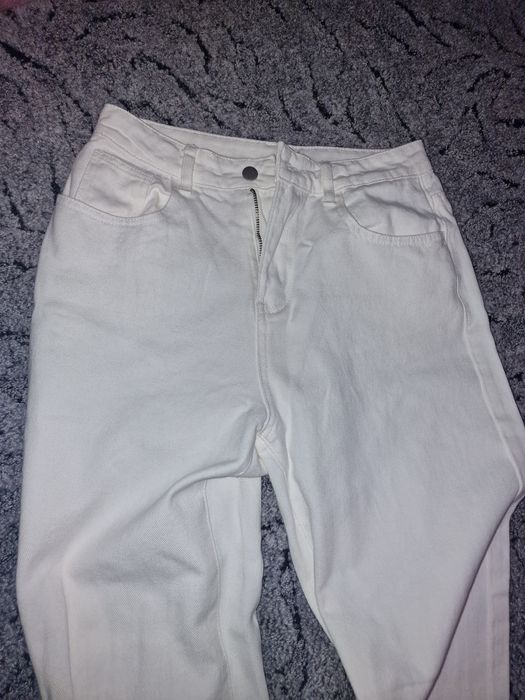 Широки бели дънки