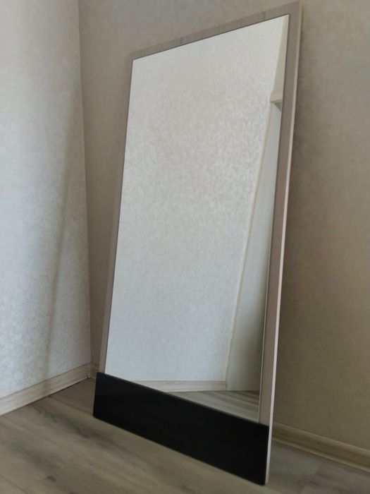 Продам кровать, зеркало, стол