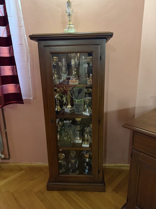 Mobila din lemn masiv