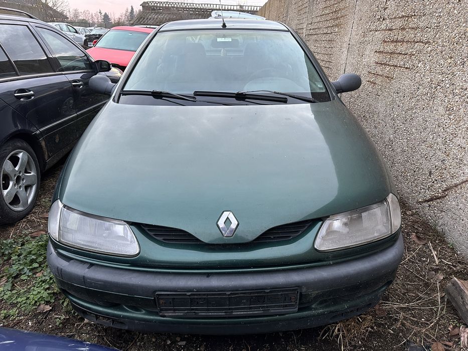 Рено Лагуна 2.2 на части
