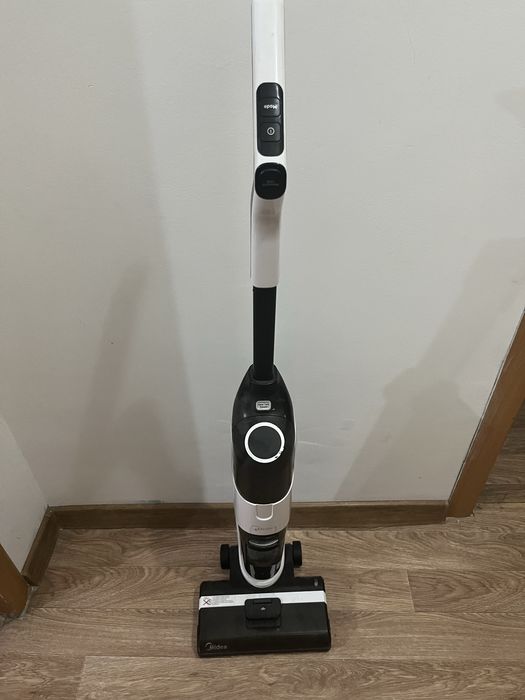 пылесос Midea в хорошем состоянии