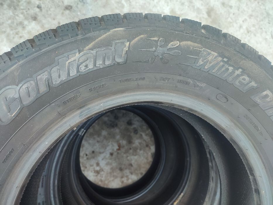 Резина зима 215/65/R16