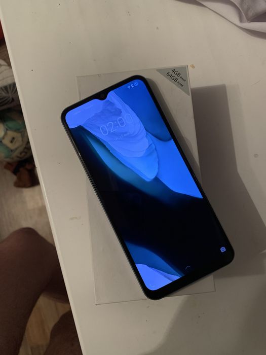 Продам телефон Vivo Y21