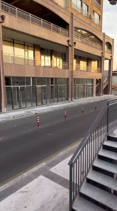 SEOUL MUN Продается  нежилого  помешения из 8 секции 675 квм