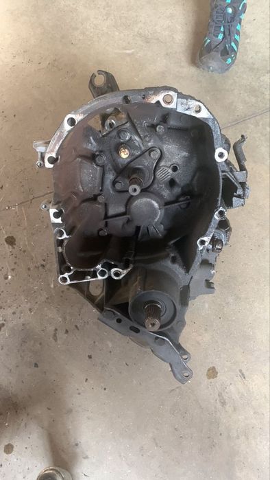 Продавам скоростна кутия на Renault Megane 1, 1999г. 1.9 dti
Карал съм