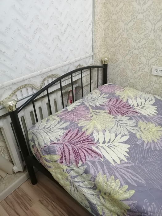 Кровать полуторная