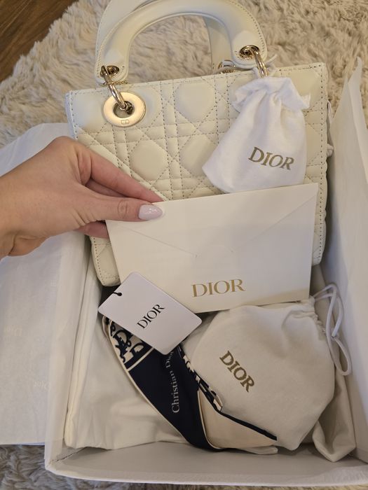 Налична чанта Lady Dior Latte