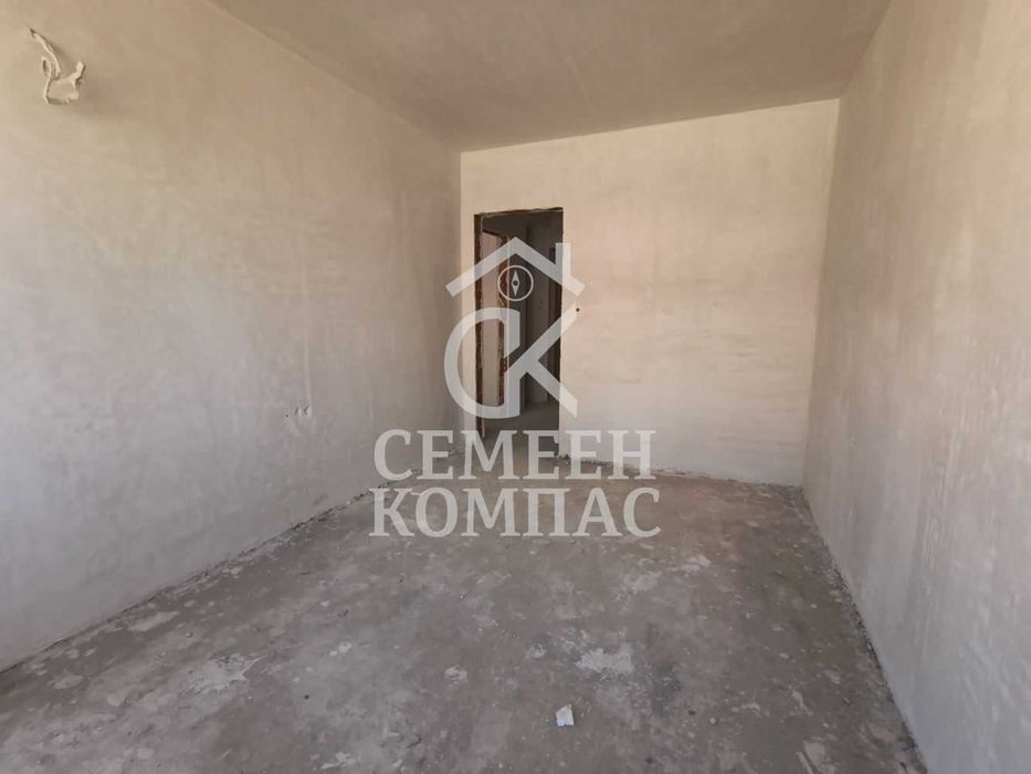 Двустаен апартамент в Остромила