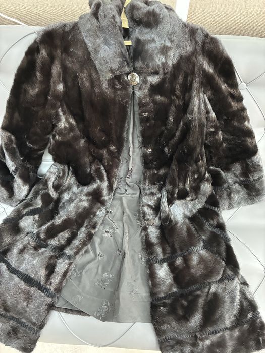 Продам норковую шубу