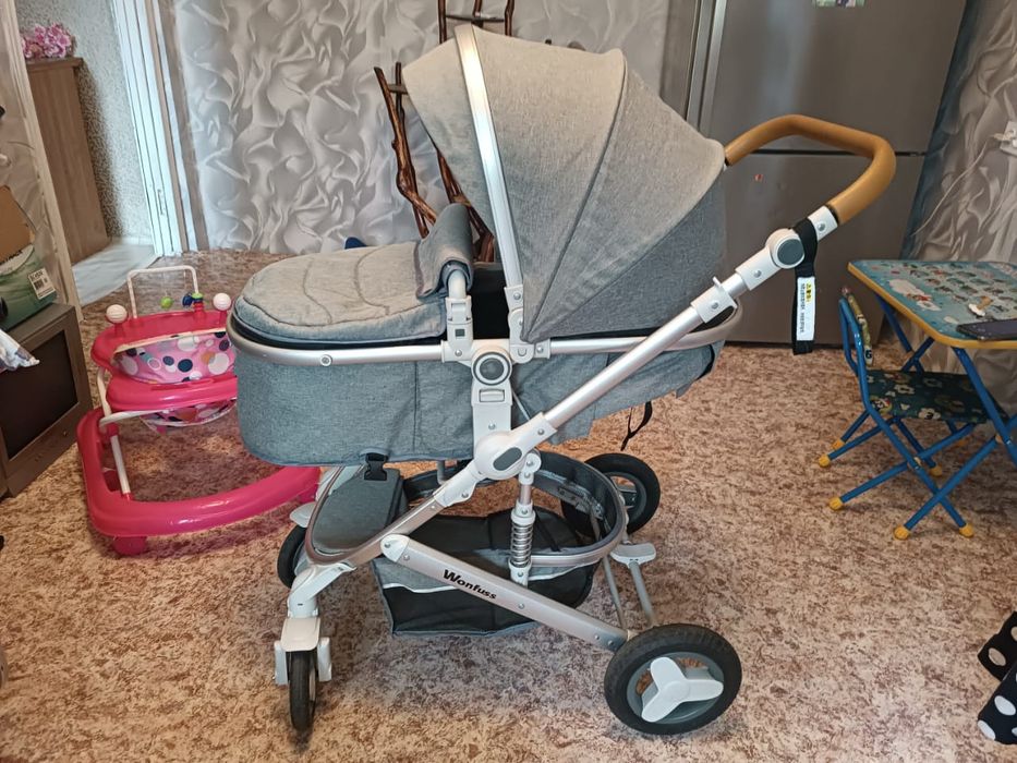 Коляска. В хорошем состоянии!