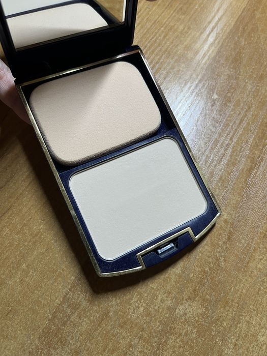 Пудра Ffleur 01 оттенок почти новая.