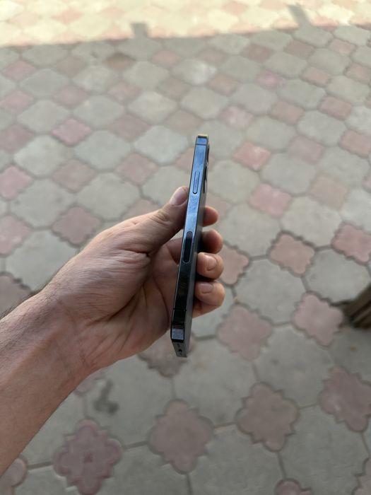 Продам телефон Айфон 12 Pro 128 Gb