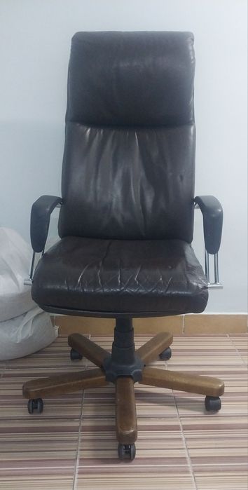 Продам офисное Кресло