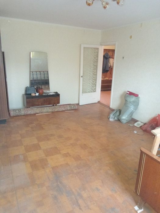 Продам 4-комнатную квартиру