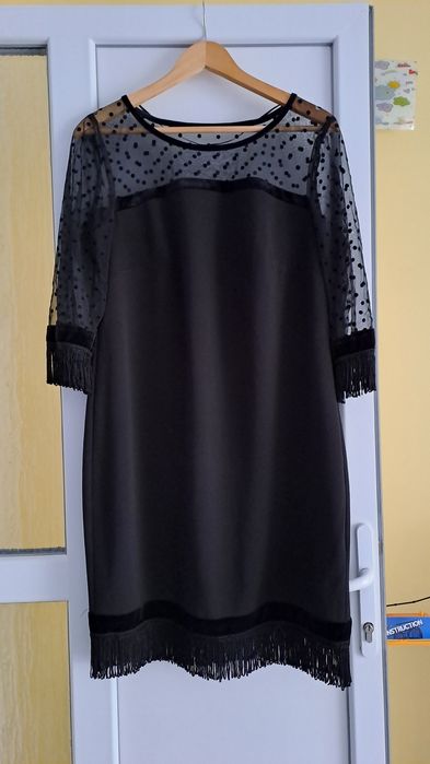 Rochie dreapta, mar 44, eleganta cu franjuri
