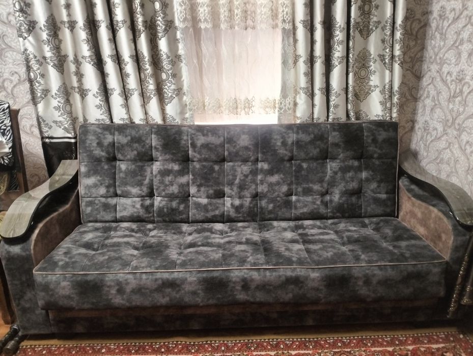 Диван и два кресла срочно сотилади