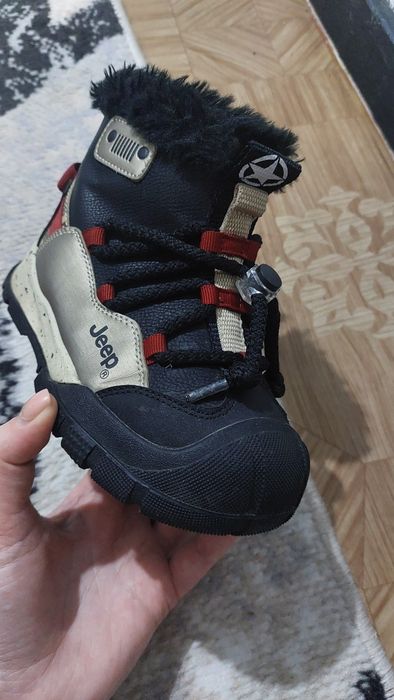 Продам детские зимние сапоги