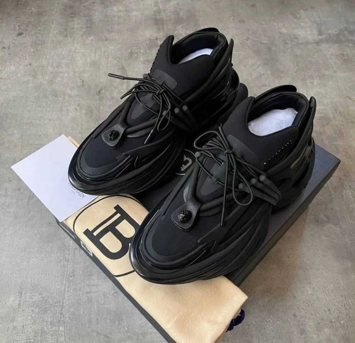 Balmain Unicorn Low-Top Sneaker "All Black"
