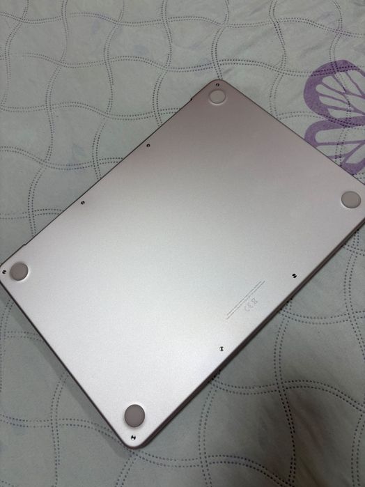 Mac Book Neo розов