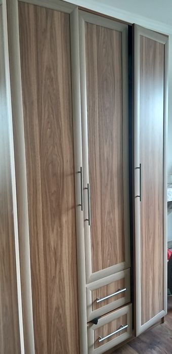 Продам шкаф с трюмо