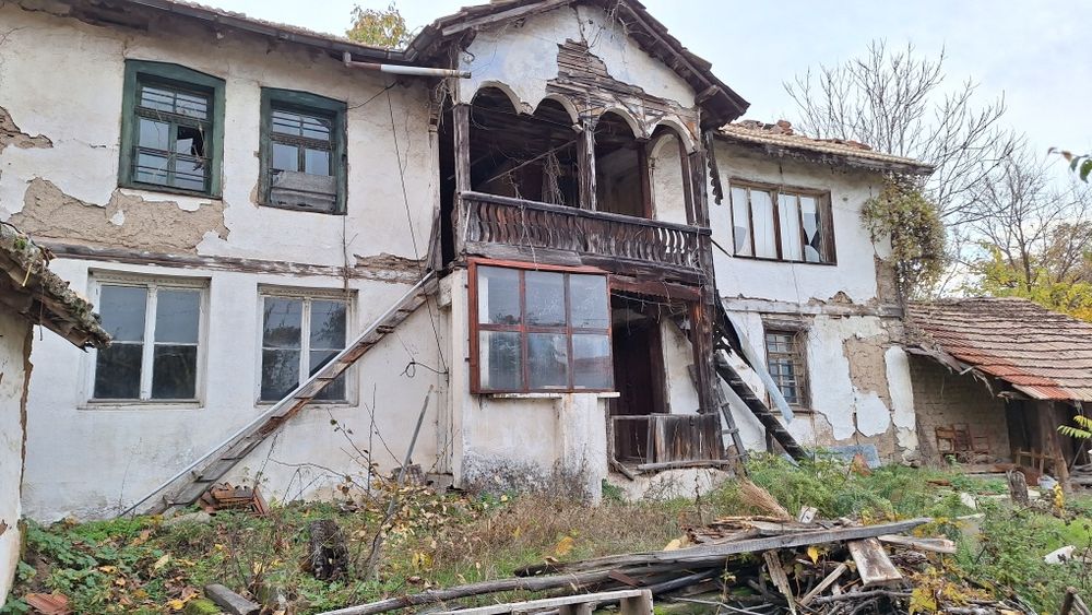 Стара къща, възрожденски стил с хубава гледка в село Новаково