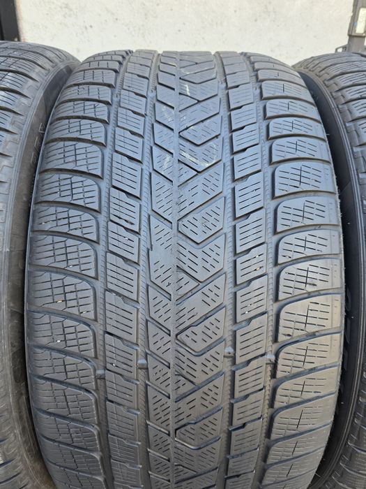 Vând patru anvelope de iarna pirelli 315 35 22/ 275 40 22dot 0823