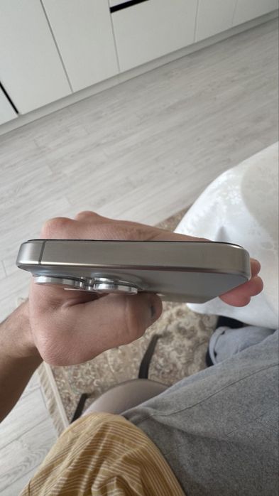 Apple 15pro max Natural titan