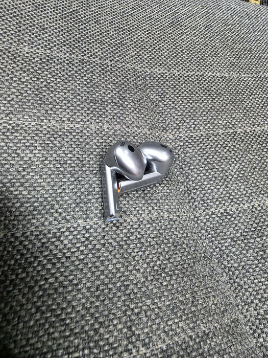 Наушник Samsung galaxy Buds 3