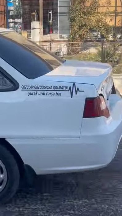 ursa bas nakleykalarimiz sotuvda