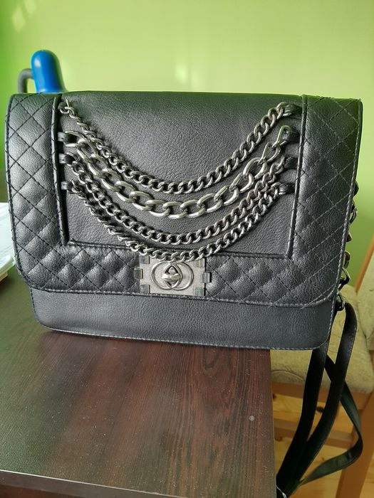 Дамска чанта с дълга дръжка