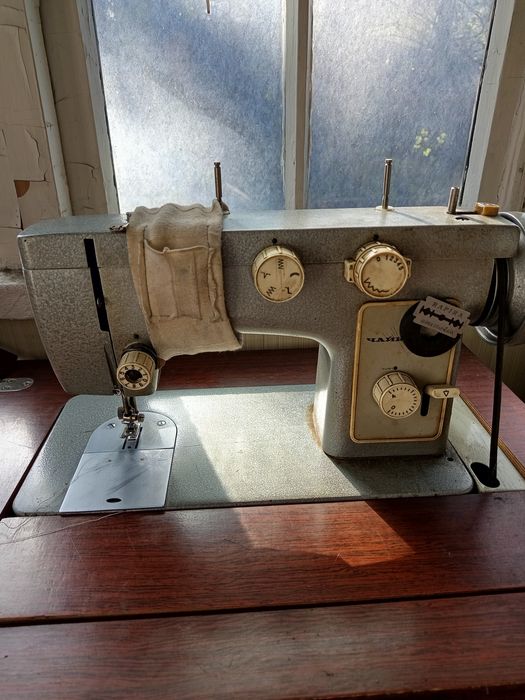 Машинка швейная Чайка