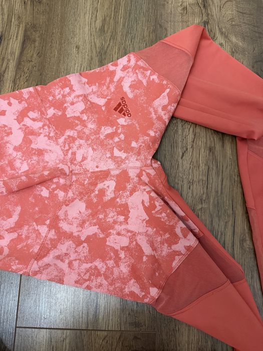 Спортен клин и топ Adidas