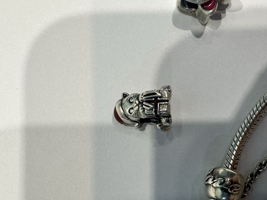 Brățară Pandora originală cu charm-uri – set elegant, stare excelentă