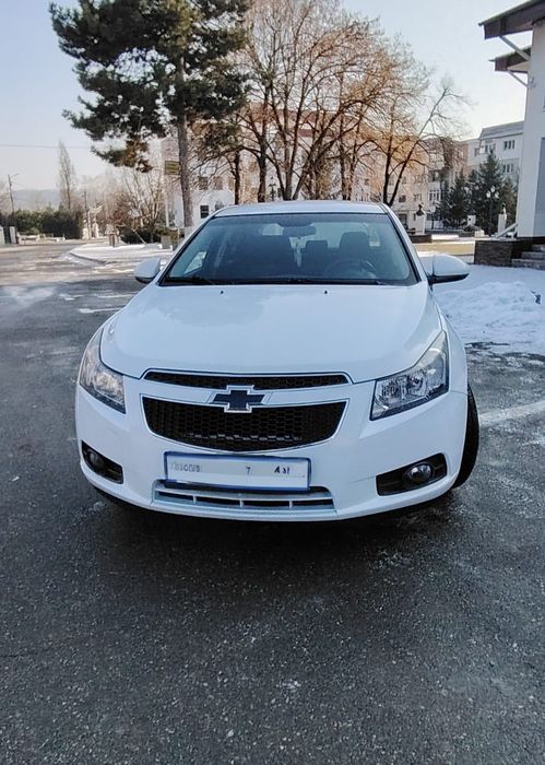 Chevrolet Cruze  1.6 benzina cu sistem multimedia