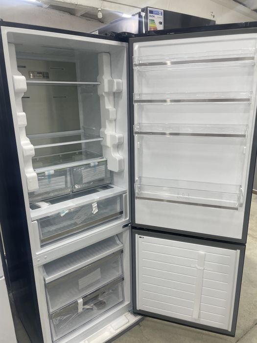 Продам Холодильник BLESK BL-572FXST1