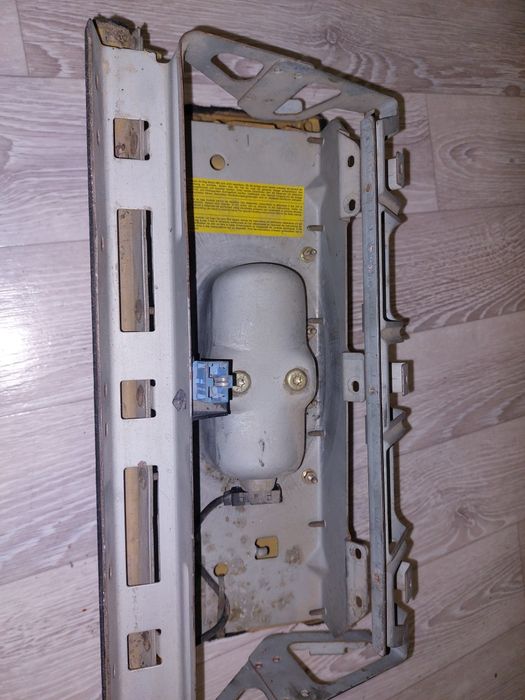 Продам айрбак от пассат б 4