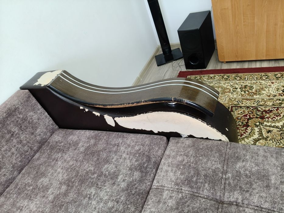 Продаю диван в хорошем состояний