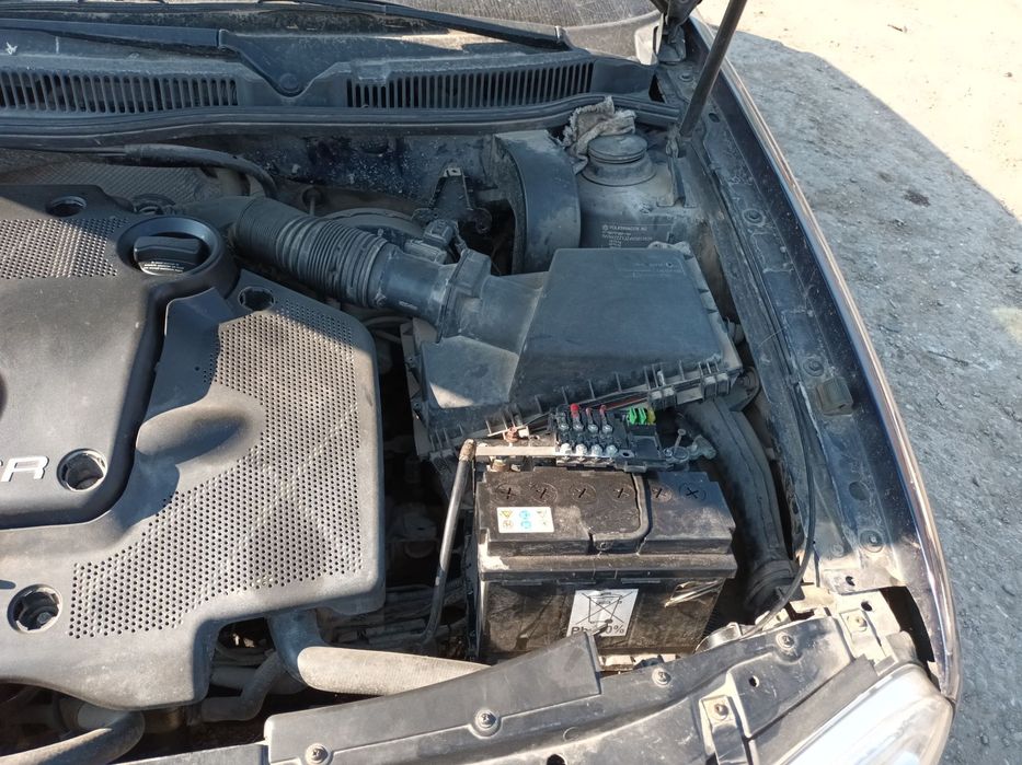 Dezmembrari  VW GOLF 4  1997  > 2006 1.6 Benzina