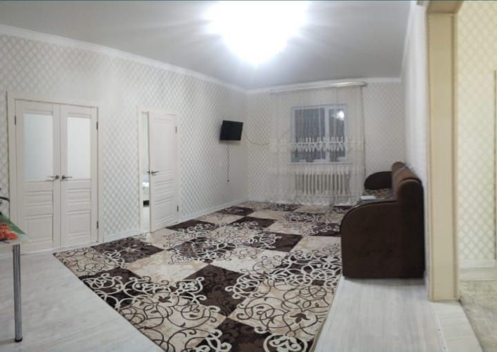 Ақжар 2 ден 4 бөлмелі үй сатылады.